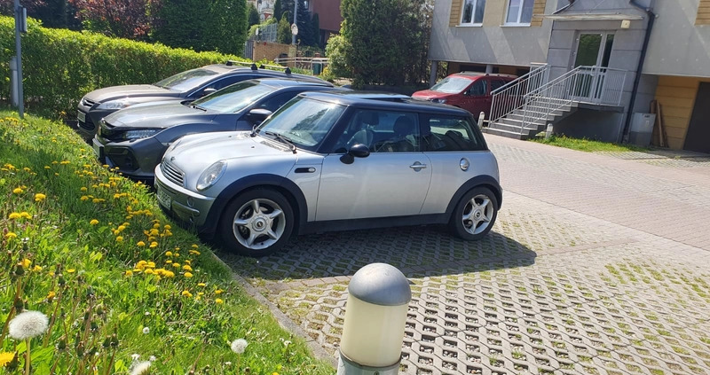 MINI Cooper cena 9500 przebieg: 168840, rok produkcji 2002 z Gdańsk małe 37